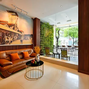 Cherry Hotel- Near Opera House Hotel